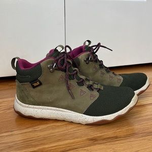 Teva Arrowood Hi top Hiking shoes